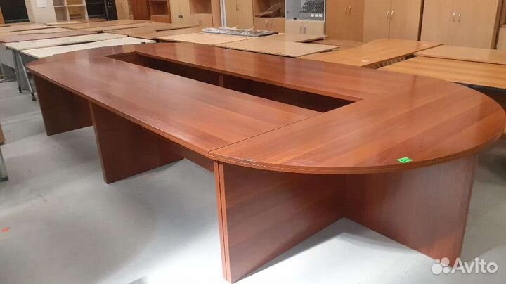 Большой стол для переговоров 460см., Б.У