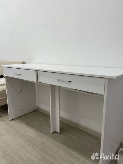 Маникюрный стол на 2 мастера