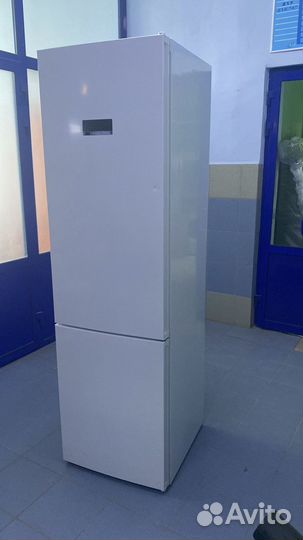Холодильник Bosch KGN39XW326