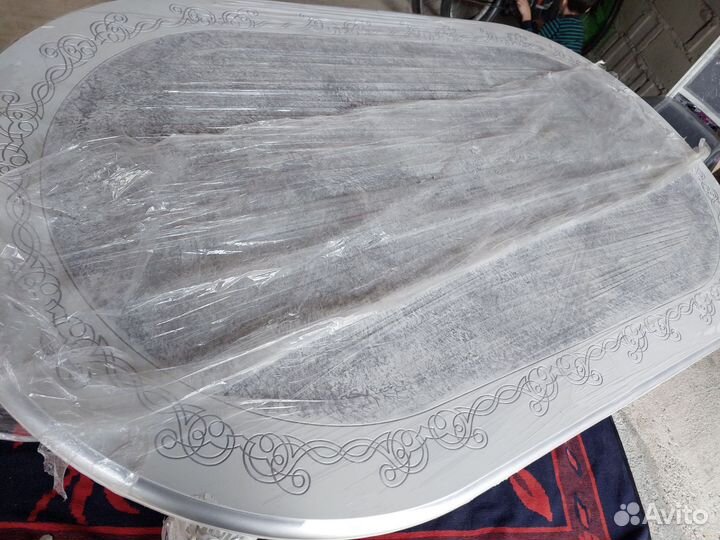 Стол и стулья