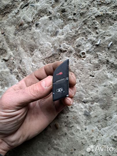 Кнопка разблокировки двери Audi A8 D3