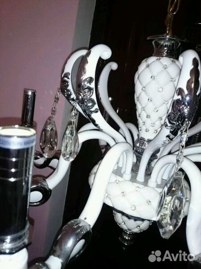 Люстра белая