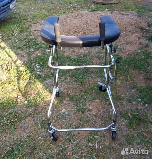 Ходунки для взрослых на колесах