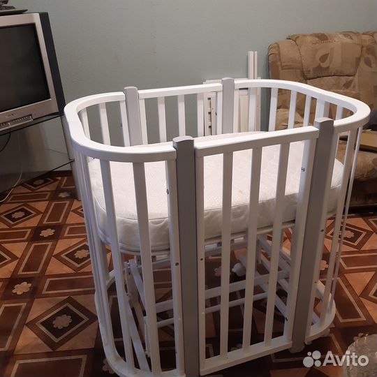 Кроватка трансформер с маятником