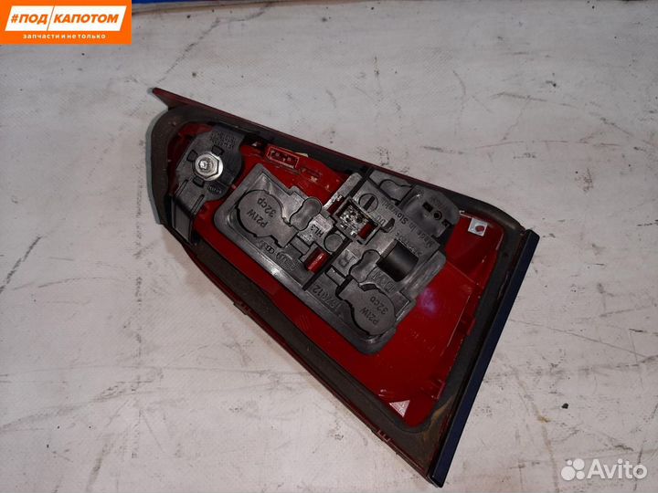 Фонарь крышки багажника правый Audi A4 B8/8K 2008