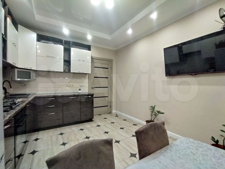 2-к. квартира, 71 м², 3/13 эт.