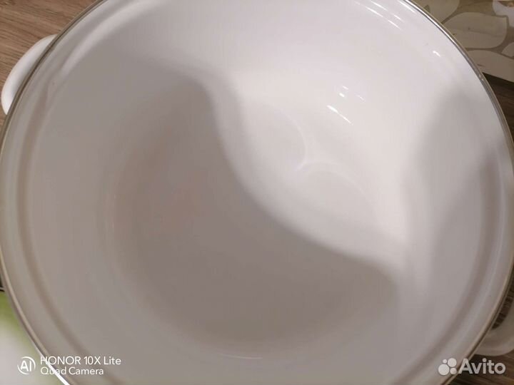 Кастрюля эмалированная новая