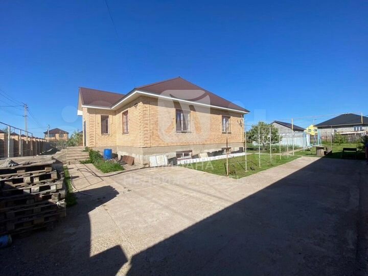 Дом 289,8 м² на участке 15,2 сот.