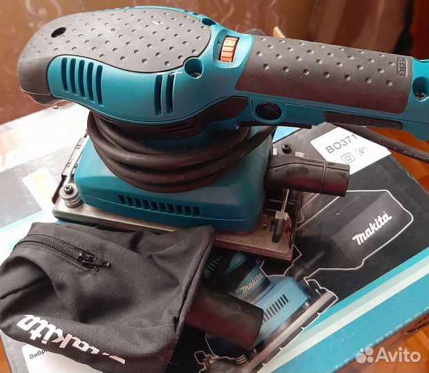 Вибрационная шлифмашина Makita BO3711