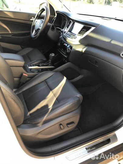 Продаю кожаную накладку на панель Hyundai Tucson 2