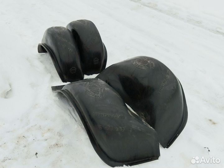 Подкрылки Москвич 2140