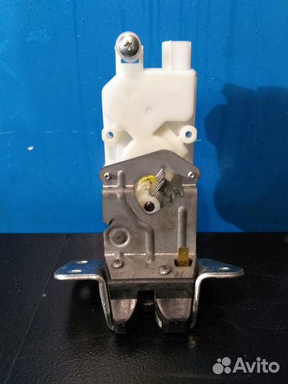 Замок крышки багажника Ситроен С-Crosser