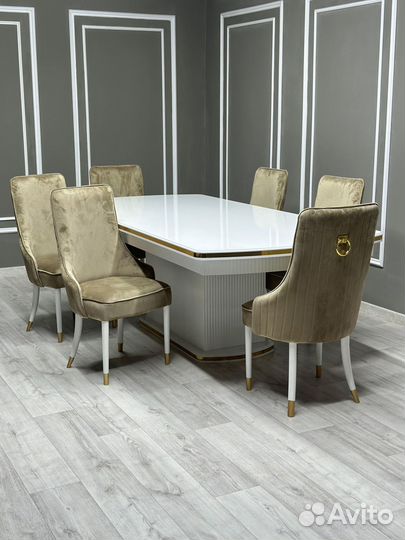 Стол в наличии