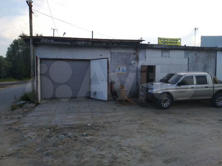 Гараж, > 30 м²
