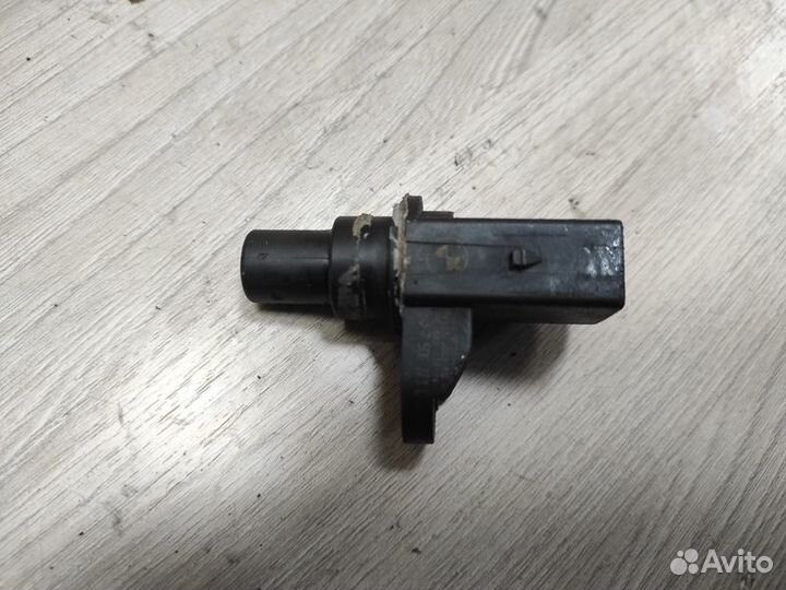 Датчик положения распредвала BMW 7 -Series E65 E66