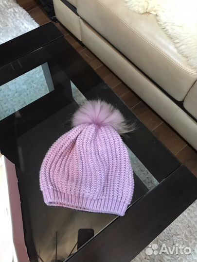 Берет с помпоном из енота