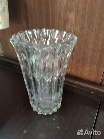 Хрустальная ваза