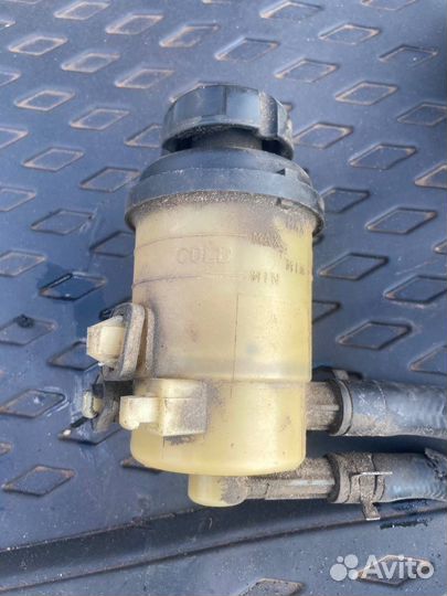 Бачок гур Hyundai Tucson 1