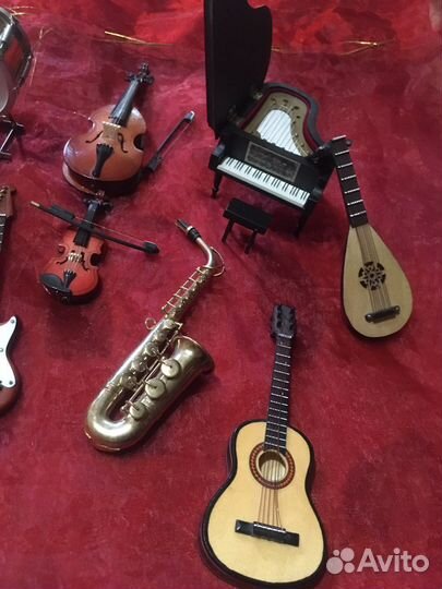 Музыкальные инструменты в миниатюре