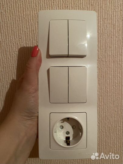 Выключатель с розеткой