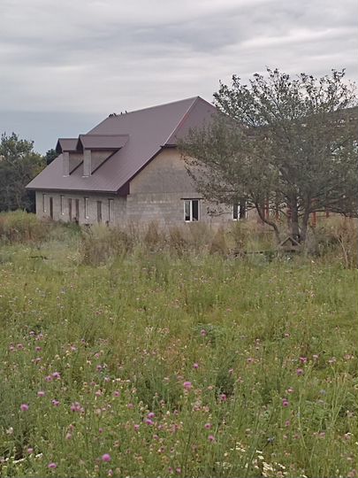 Дом 1300 м² на участке 3,9 га