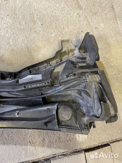 Жабо Toyota Land Cruiser 200