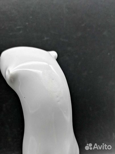 Фарфоровая статуэтка 