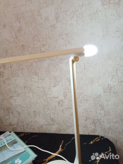 Светильник настольный