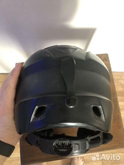 Шлем горнолыжный