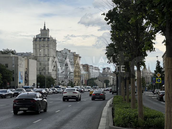 Здание, 1520 м²