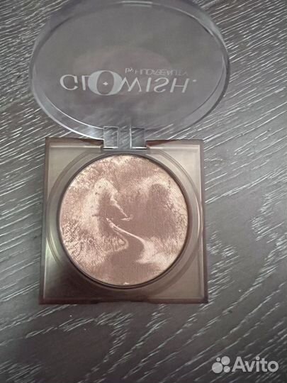 Glowish - Soft Radiance Bronzing Powder - 01 Light