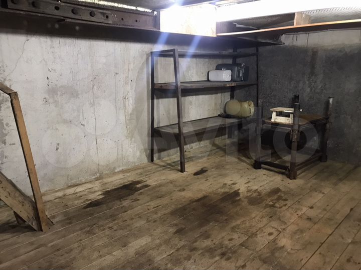 Гараж, > 30 м²