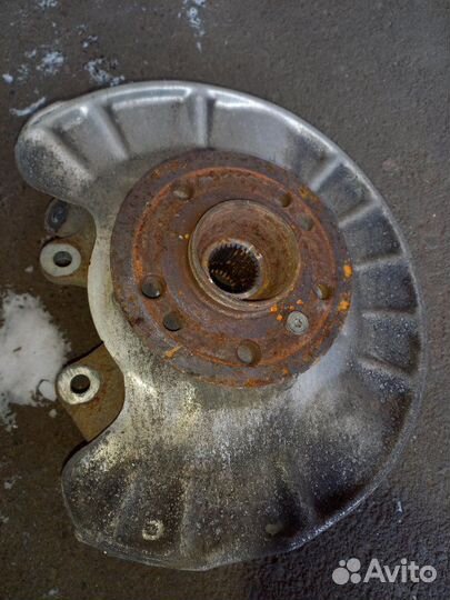 Кулак поворотный задний левый Mercedes Gl 500