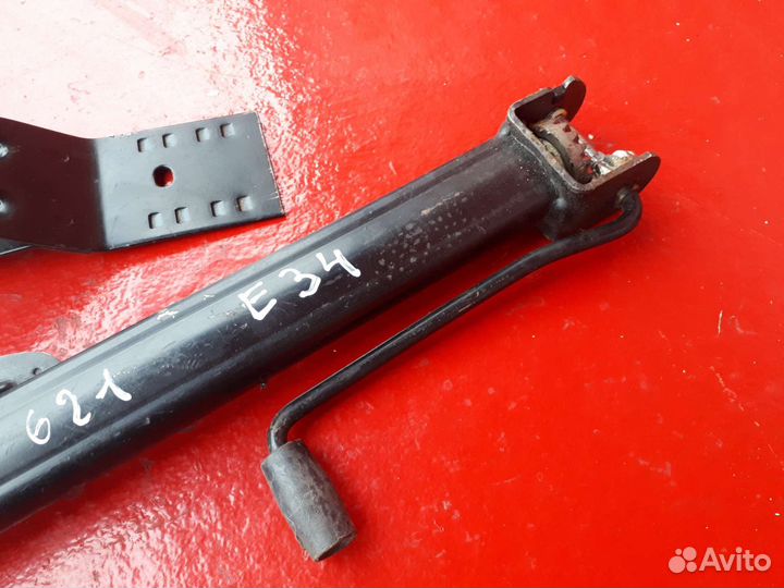 Бмв 5 Е34 Домкрат Механический для поднятия Машины