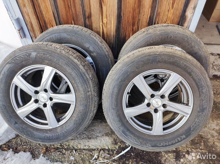 Летние шины с дисками Kumho Crugen HP71 235/70 R16