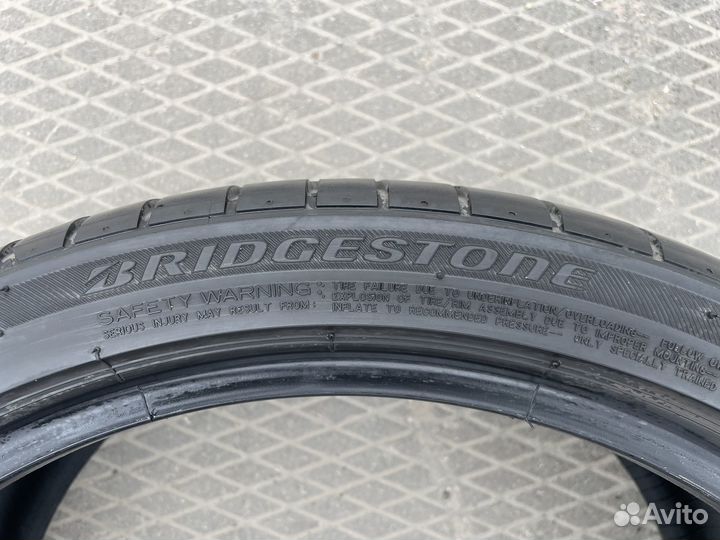 Bridgestone Potenza S001 255/35 R19