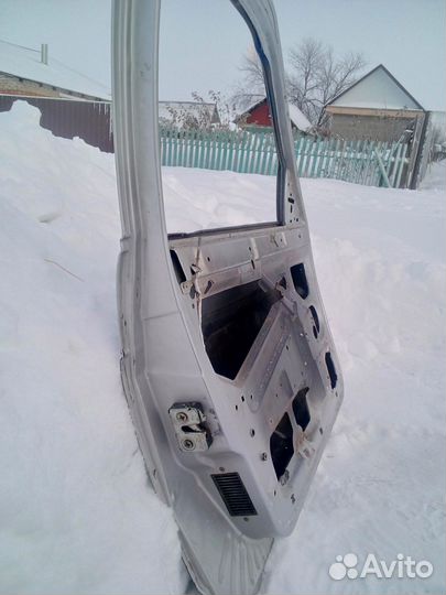 Дверь передняя левая ваз 2110,2112,2111