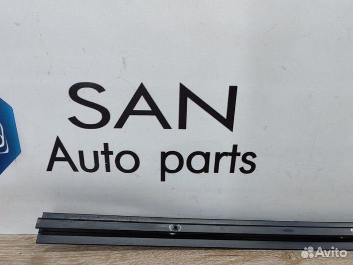 Молдинг двери задний левый Bmw X5 E70 N62B48 2008