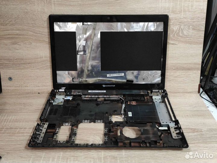 Корпус для ноутбука (разбор) Packard bell LM85