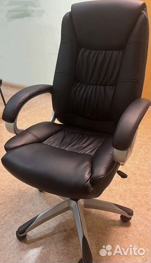 Компьютерное кресло новое