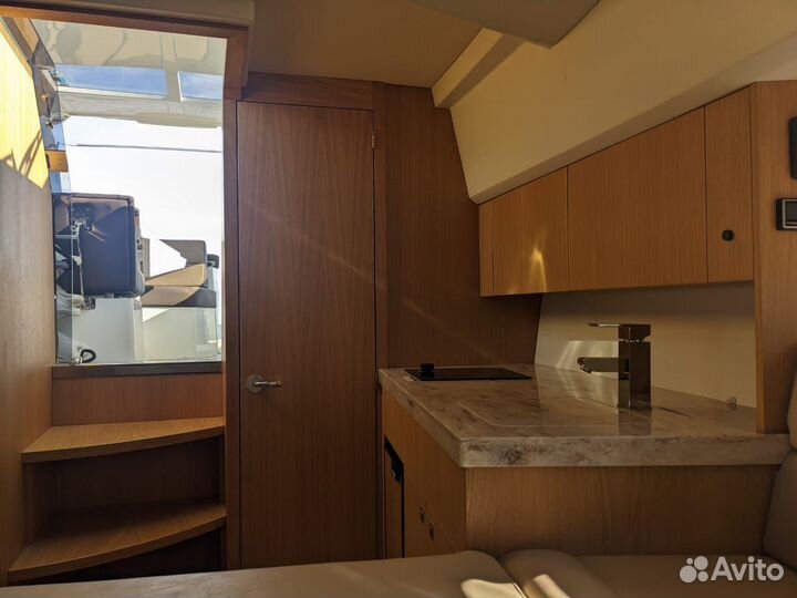 Galeon 305 HTS