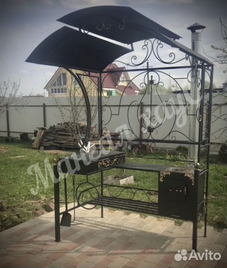 Мангал с крышей