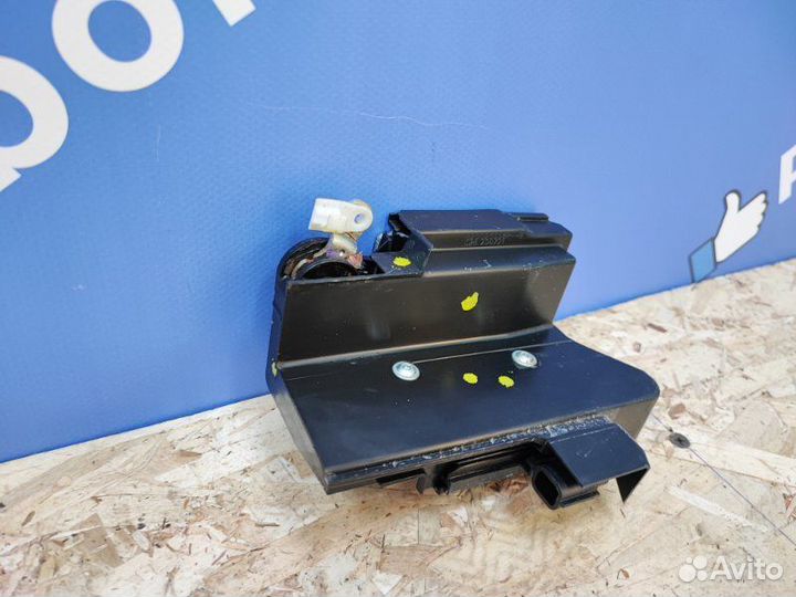 Замок двери задний правый Renault Duster 2