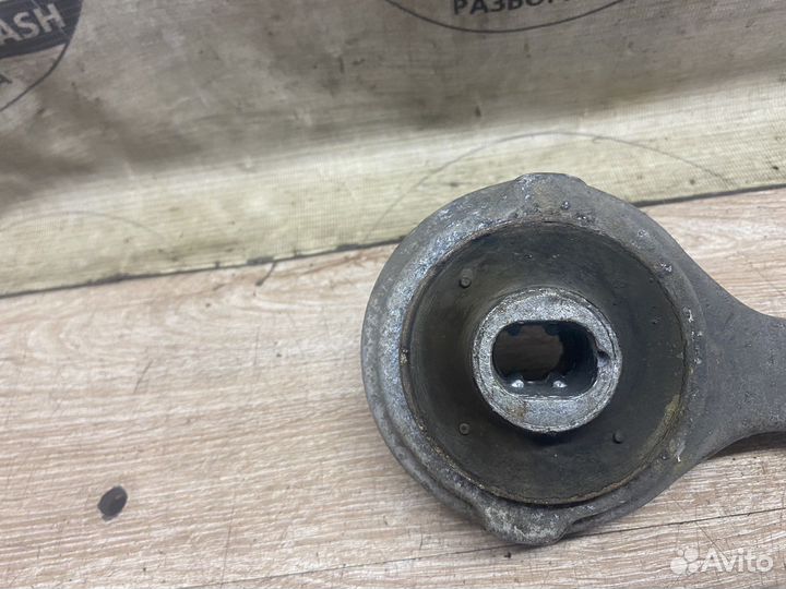 Рычаг правый Мерседес w203