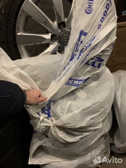 Комплект колес Audi R17 8K0601025BR зима шипы