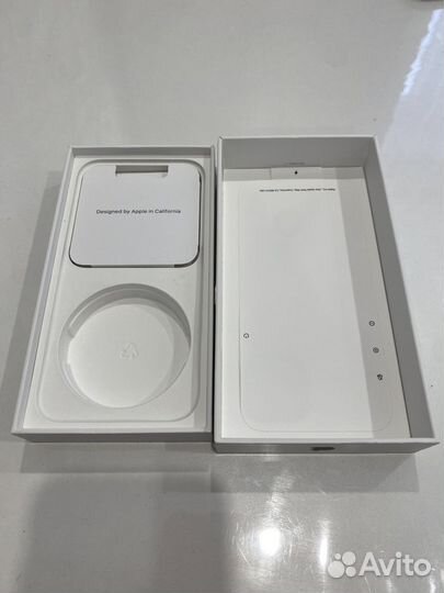 Коробка от iPhone 12