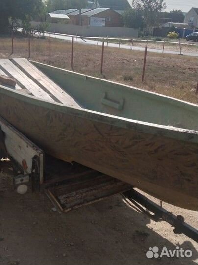 Лодка Пелла