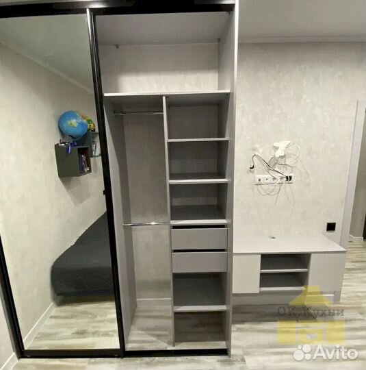 Черный шкаф