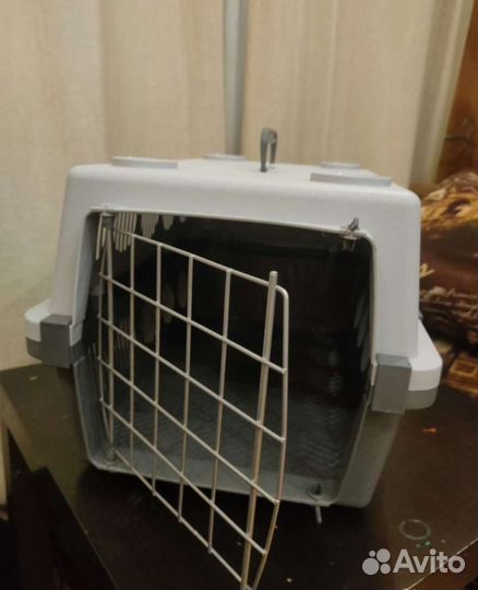 Переноска д/кошек и собак с металлической дверцей