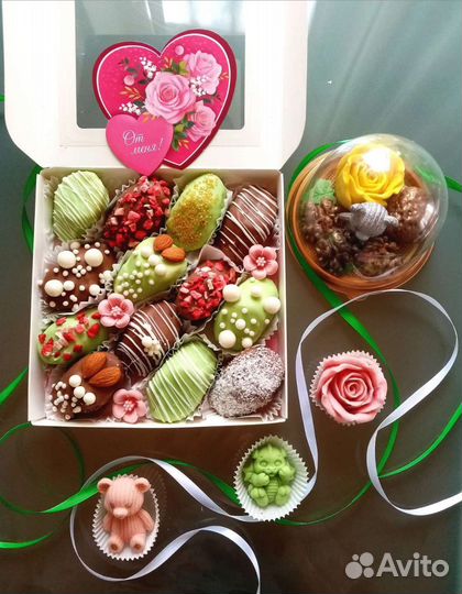 Королевские финики в шоколаде. Бананы в шоколаде